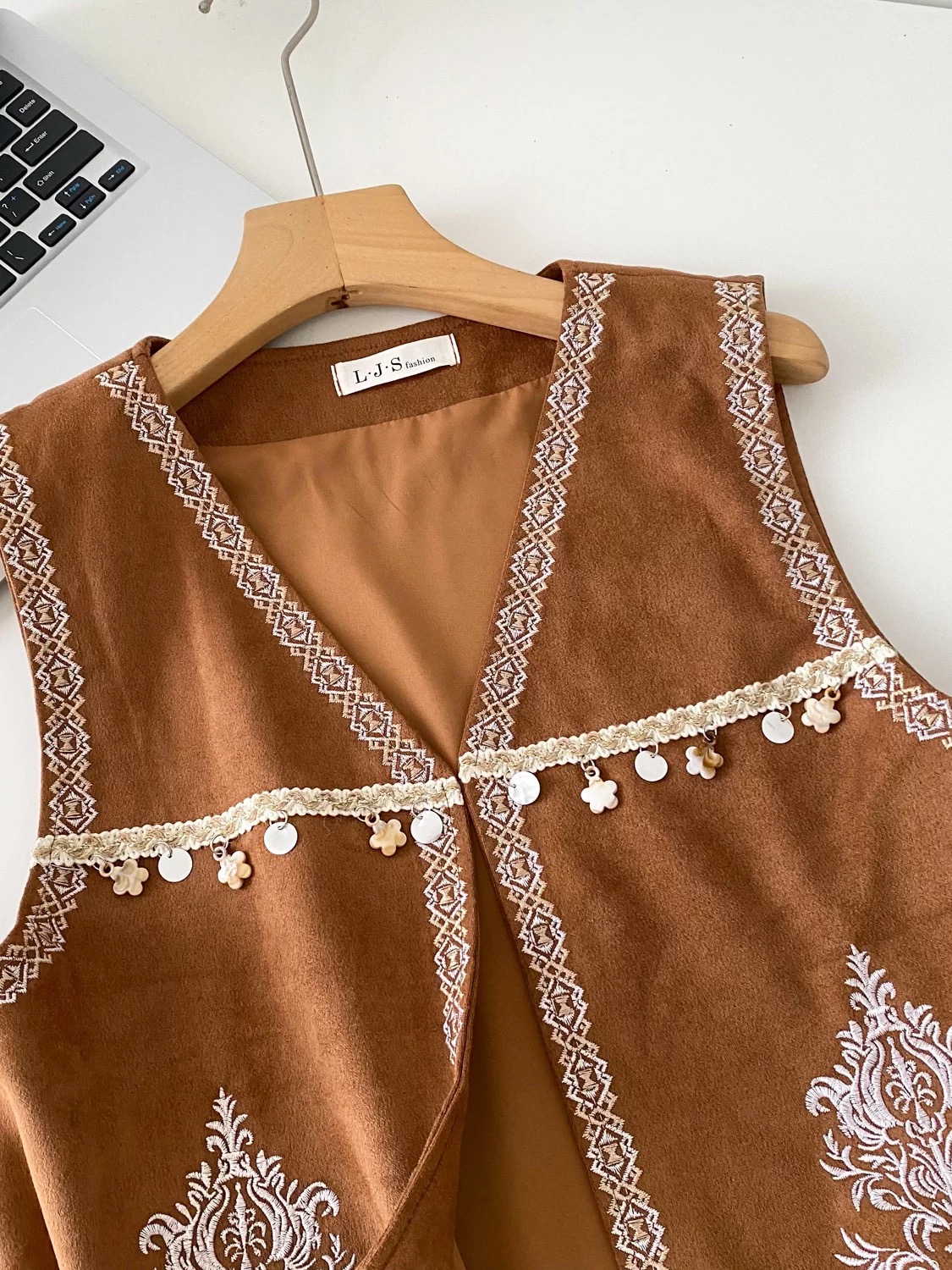 Snowy days waist coat COA142 images